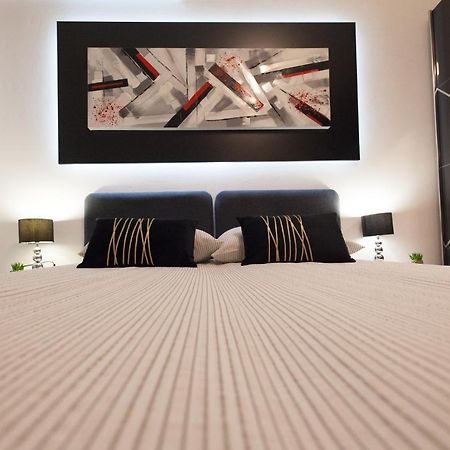 Apartman Aurelius - Private Parking Osijek Zewnętrze zdjęcie