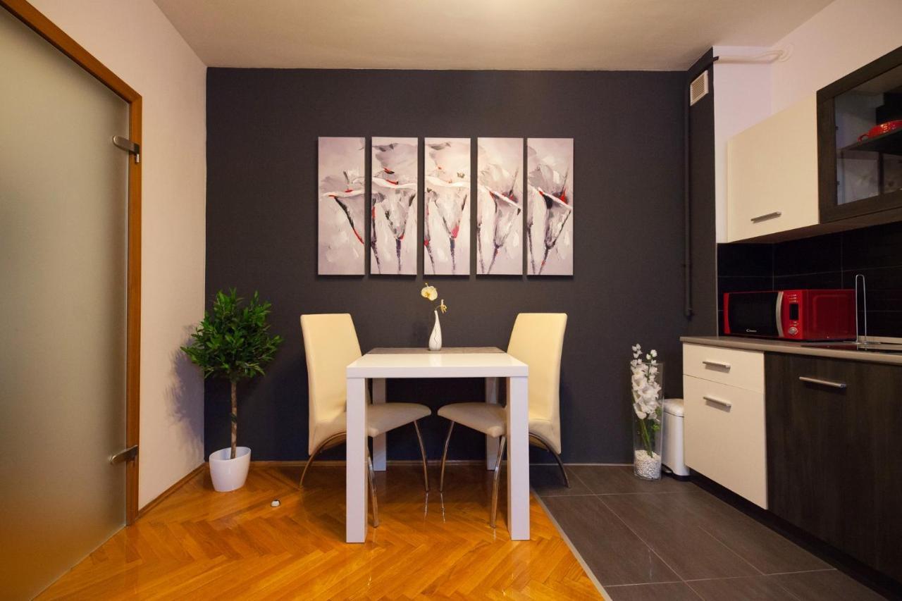 Apartman Aurelius - Private Parking Osijek Zewnętrze zdjęcie
