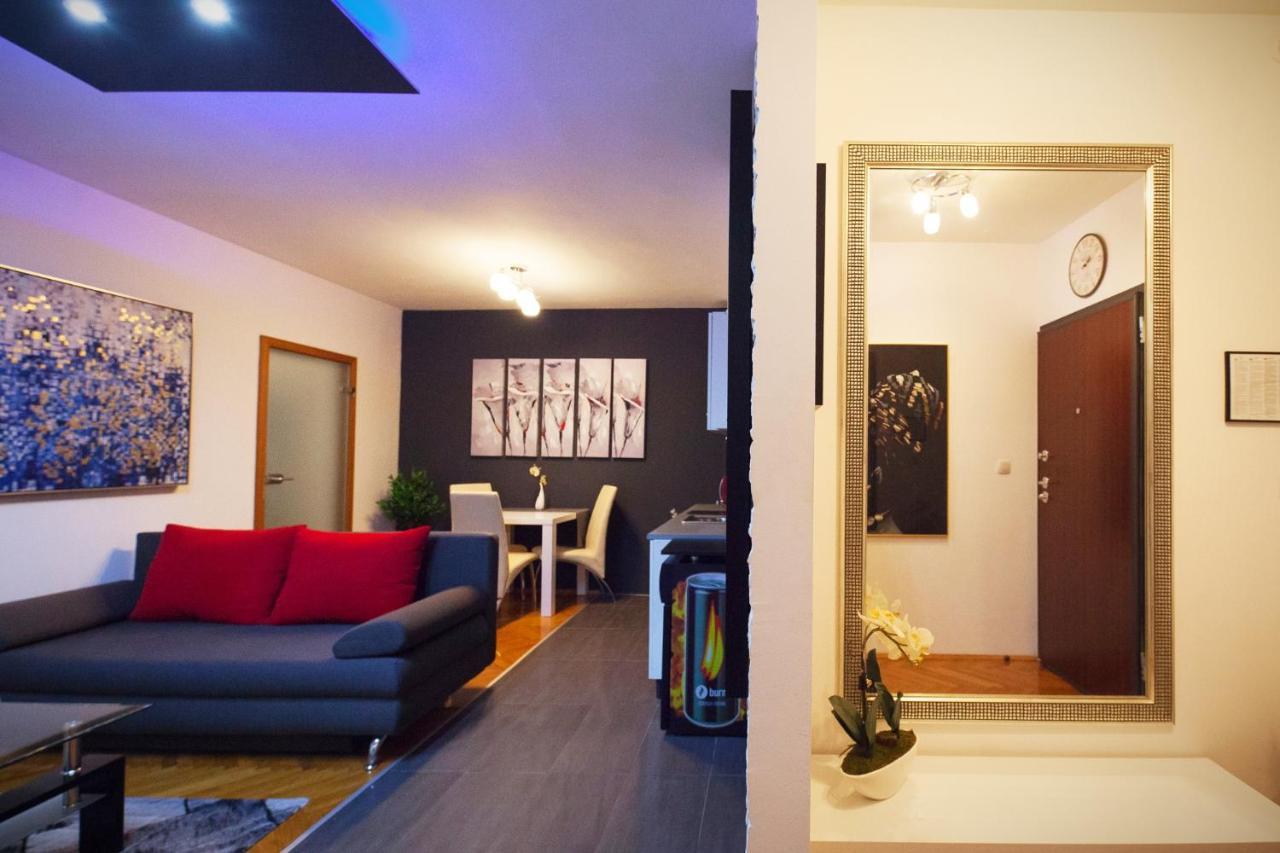 Apartman Aurelius - Private Parking Osijek Zewnętrze zdjęcie