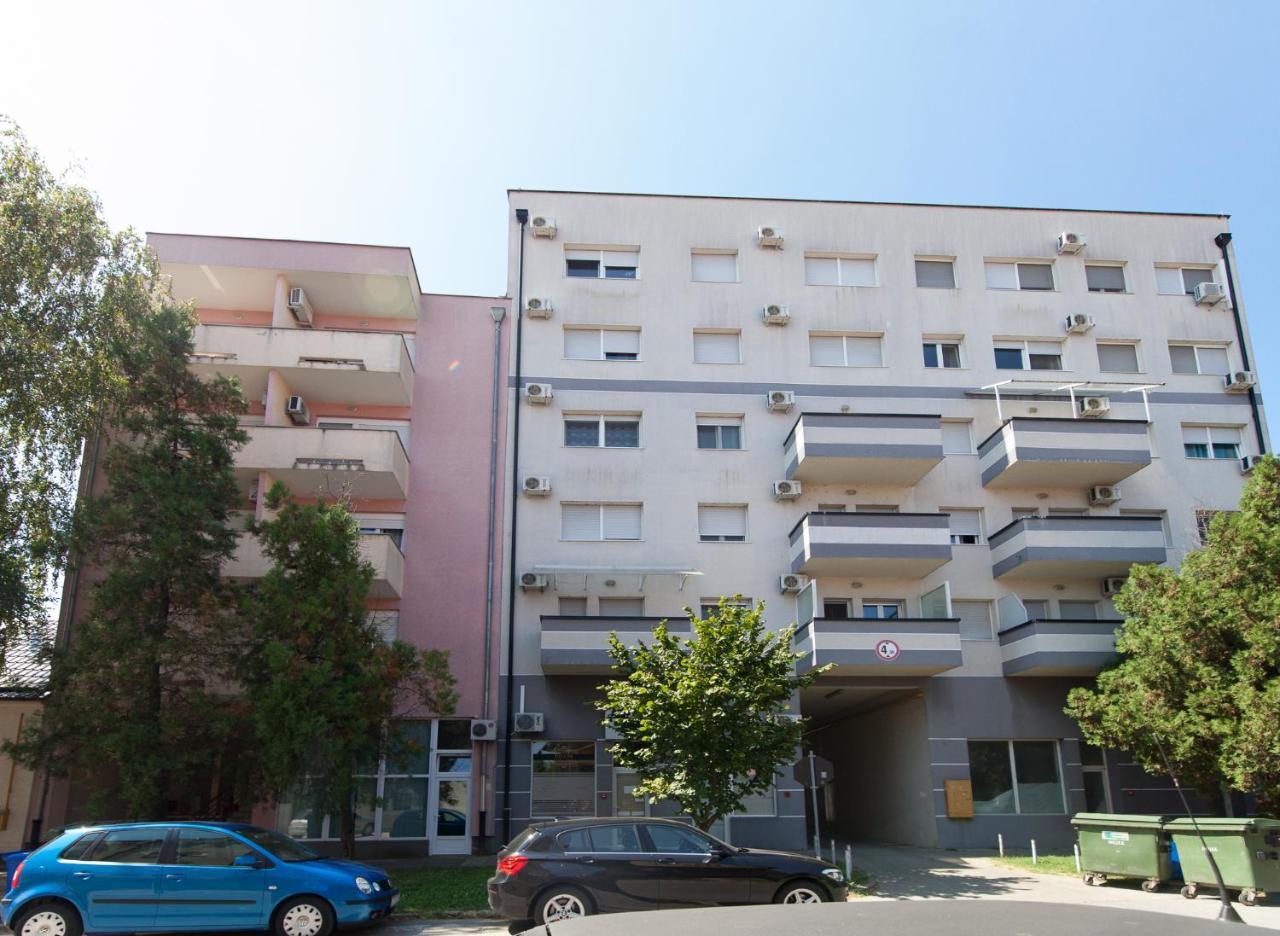 Apartman Aurelius - Private Parking Osijek Zewnętrze zdjęcie